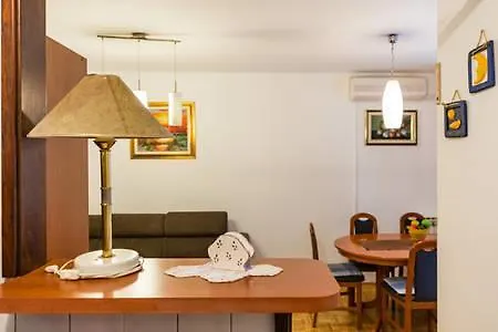 Marin 公寓